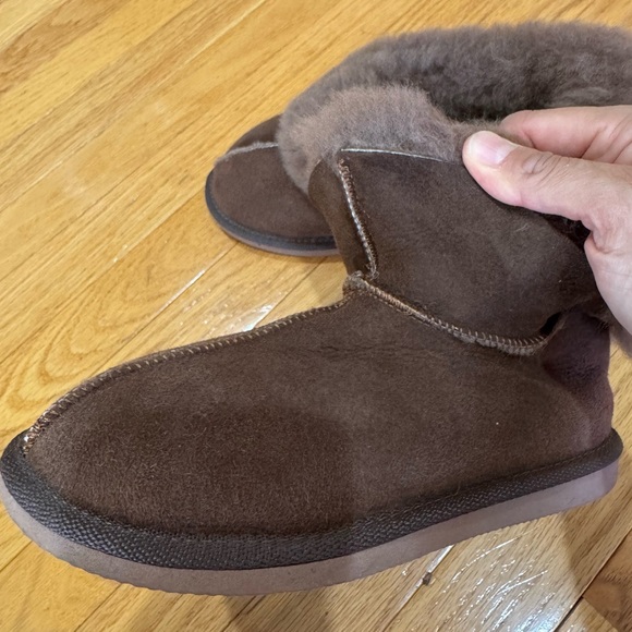 Super Cozy Brown Shearling Slippers - Picture 6 of 8